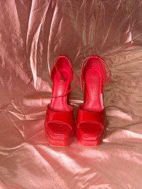 Dream Pair Chucky Red Pumps